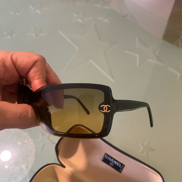 Chanel vintage sunglasses in gradient lens - Picture 8 of 12